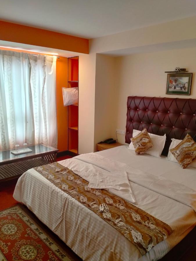 Oyo 12370 Royal Sarava Hotel Dardzsiling Kültér fotó