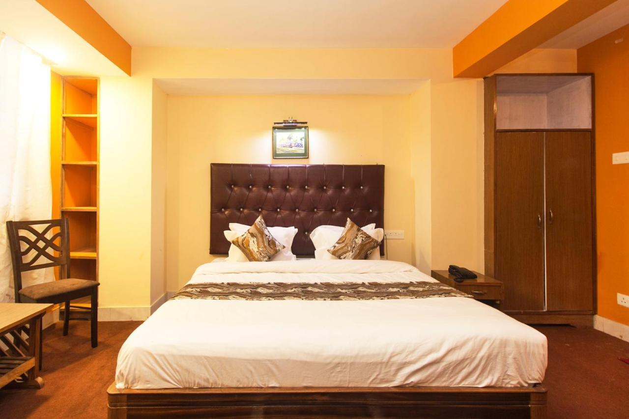 Oyo 12370 Royal Sarava Hotel Dardzsiling Kültér fotó